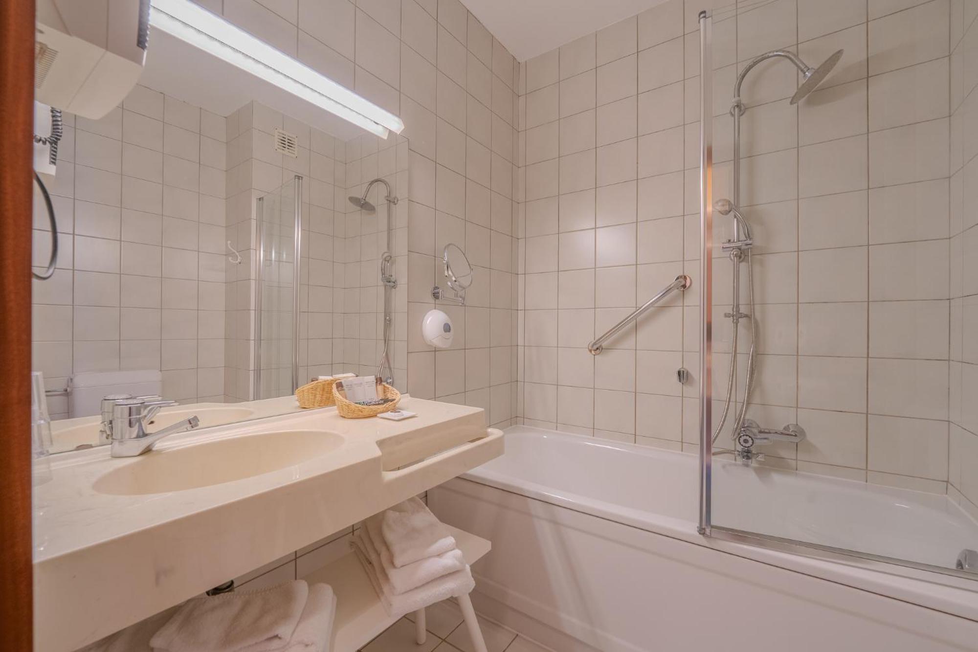 Hotel Hotleu Waimes Bagian luar foto