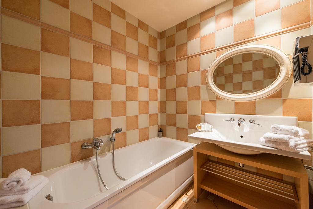 Hotel Hotleu Waimes Bagian luar foto